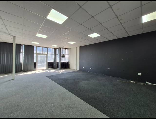 131M² OFFICE TO LET IN BIRNAM